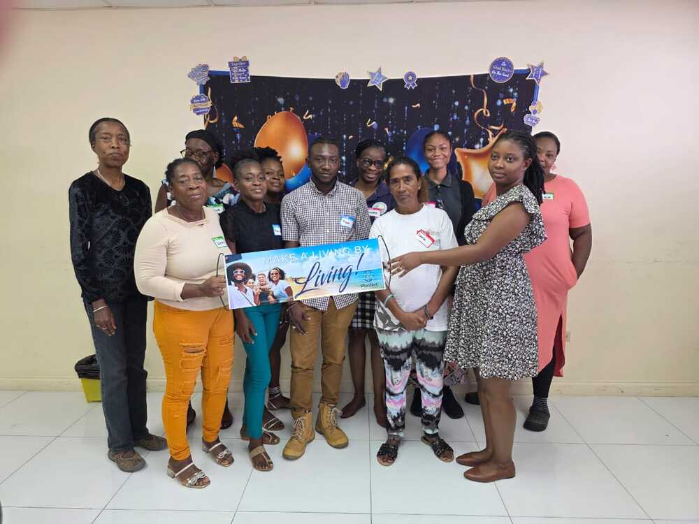 Group photo with winners Jasmine and Sameka