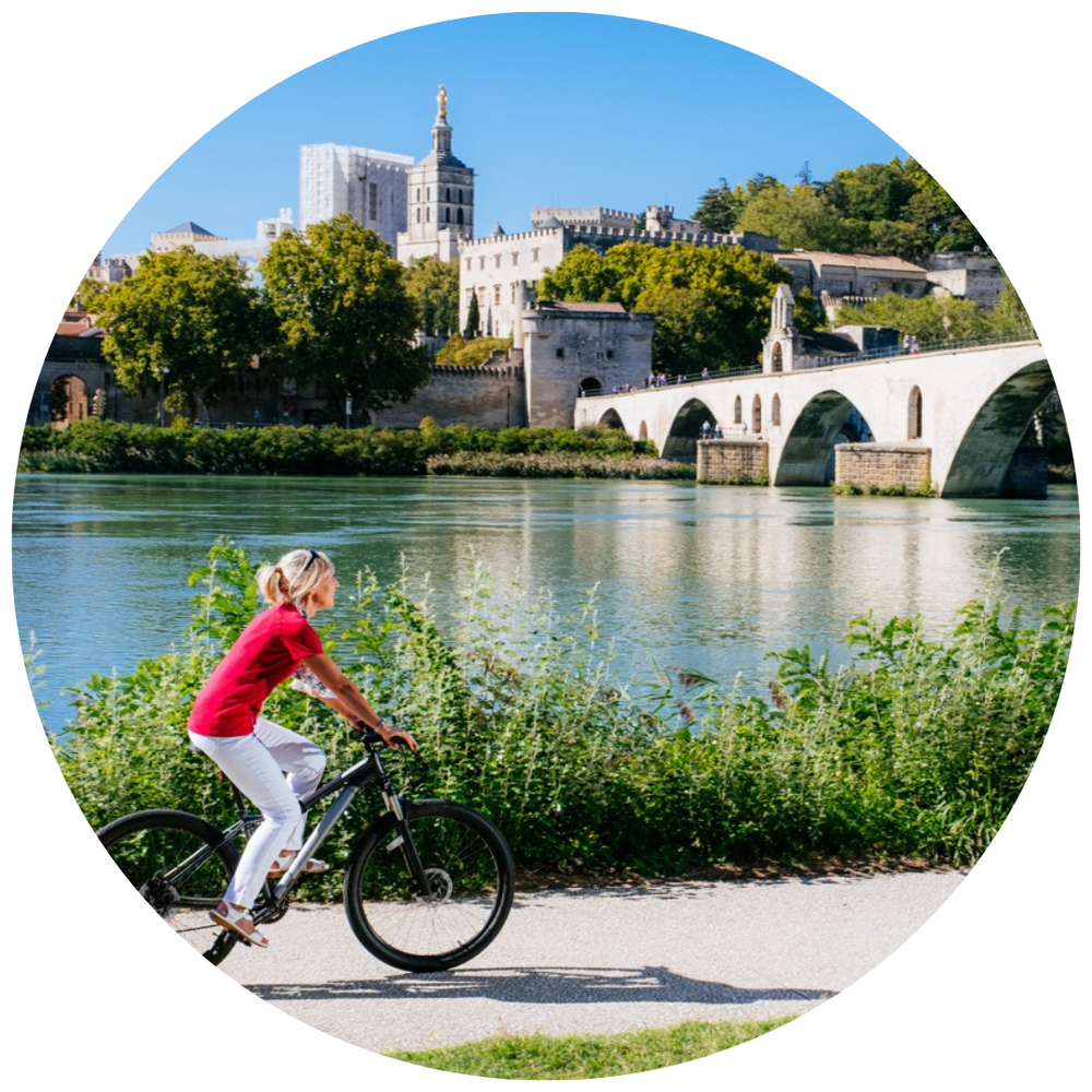 Pont Saint Benezet, Avignon, France (iStockphoto.com/lucentius)
